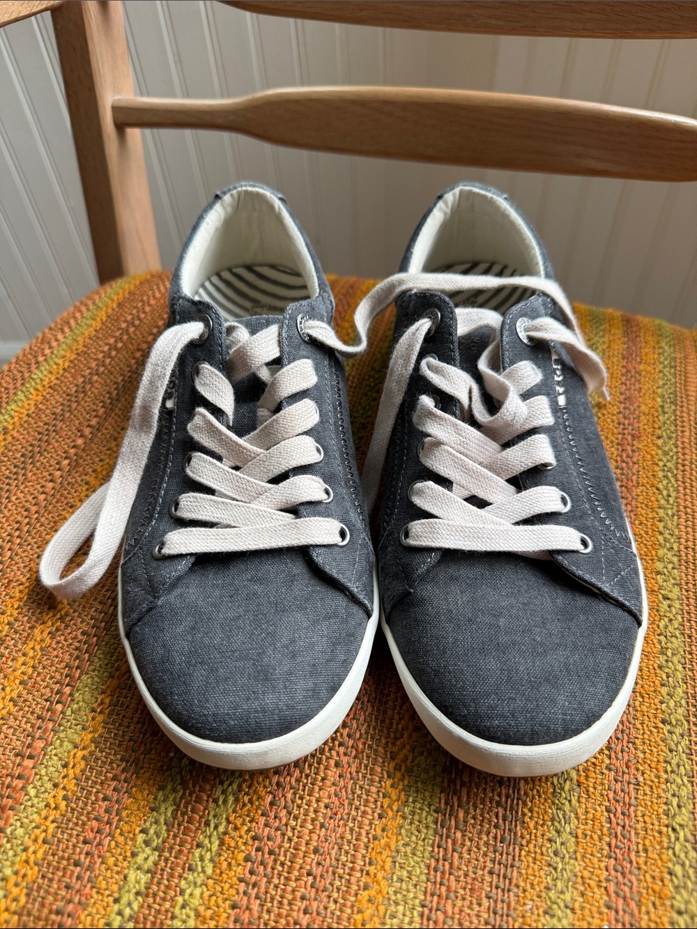 Taos Footwear Charcoal Gray Casual Canvas Sneakers with Cream Laces